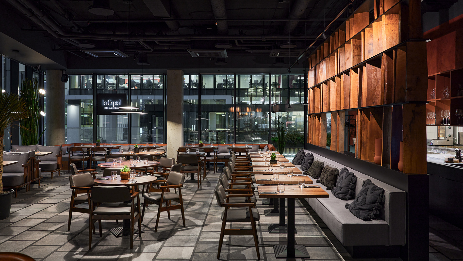 La Capital. Mexican Cuisine - Projektai - PONAMA - architecture studio